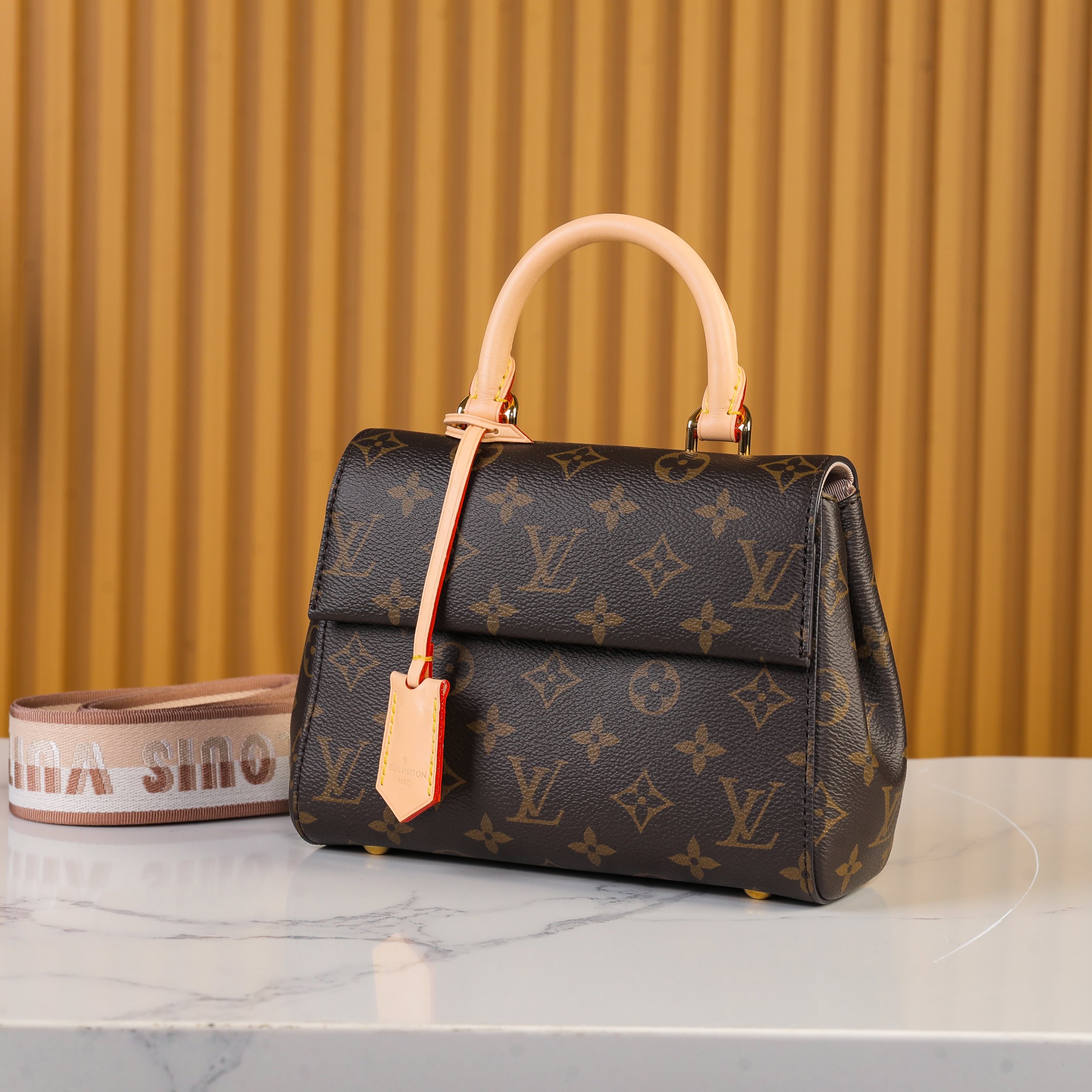 20240627/LouisVuitton_M46055